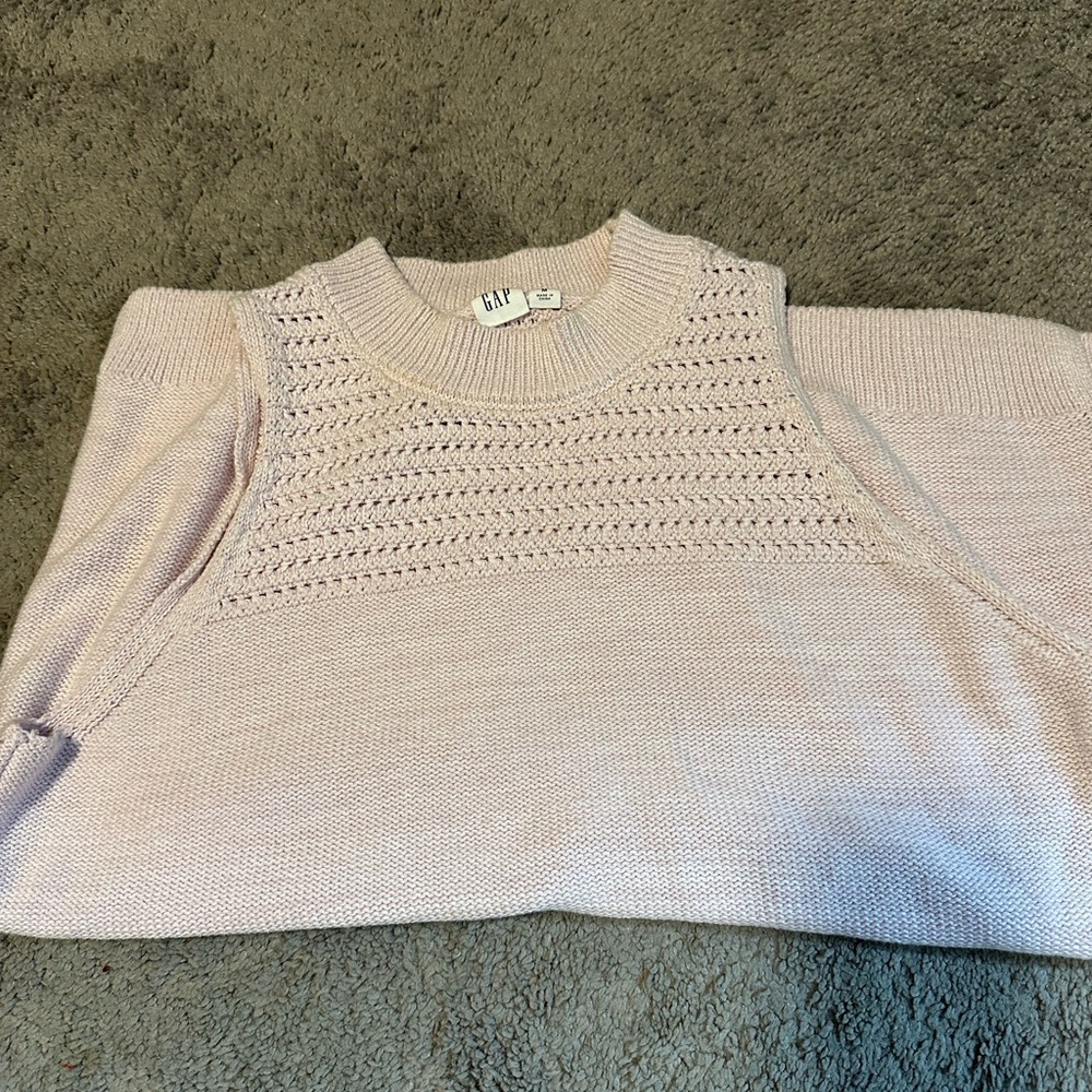 Gap sleeveless top light pink size M